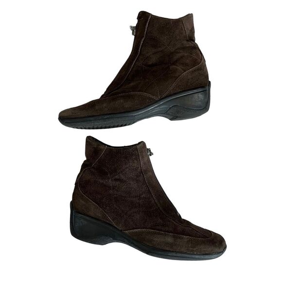 AQUATALIA Womens 6 Weatherproof Quilted Suede Boots - Picture 8 of 11